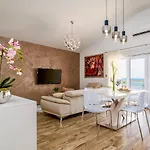 Sea Sparkle 2 Luxury Apartment *