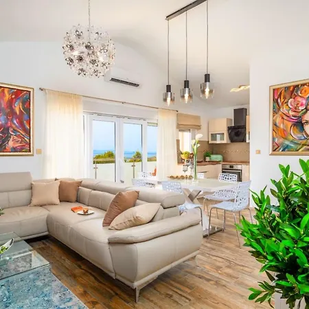 Sea Sparkle 2 Luxury Apartment *